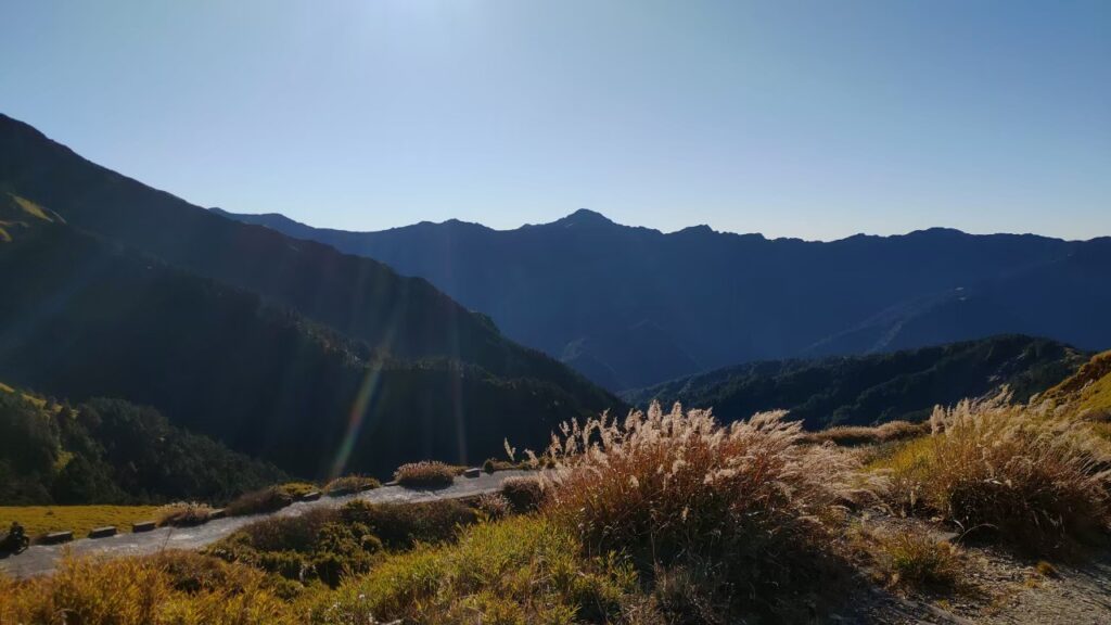 Hehuanshan Main Peak trail in fall