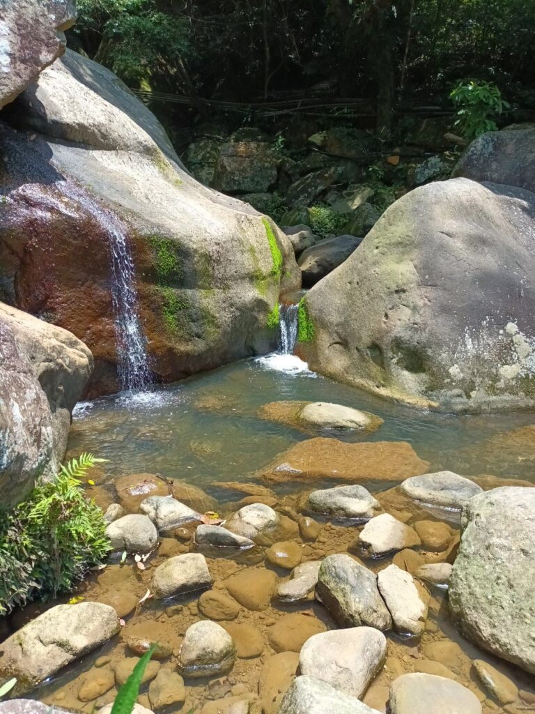 Yuanjue Waterfall